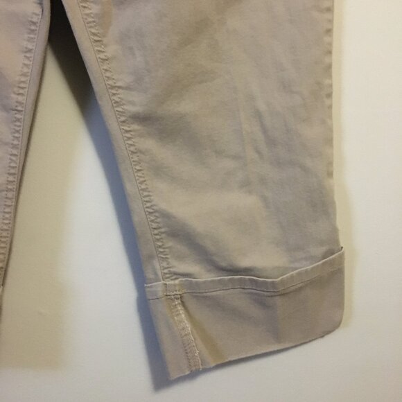 Jones & Co. Oatmeal Rolled Cuff Capris - Picture 4 of 14